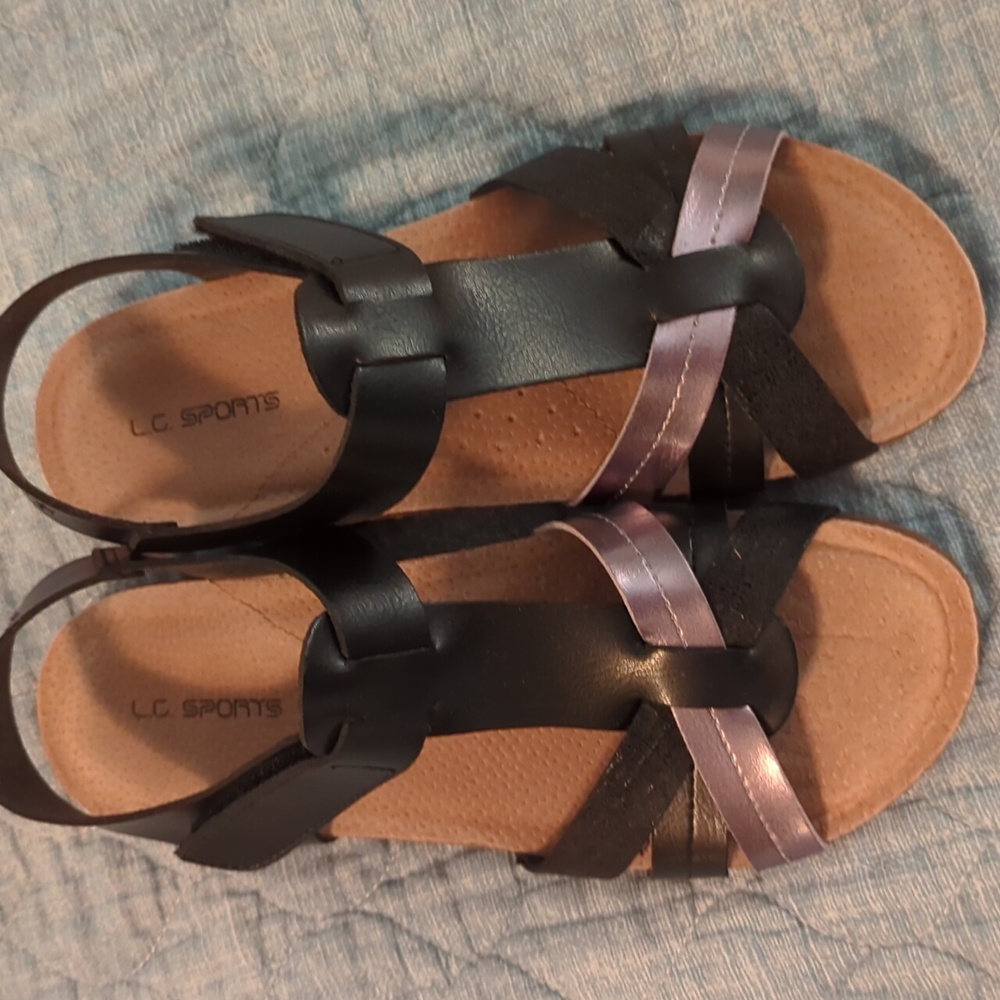 Wedge Sandal. Black and silver. 8.5
